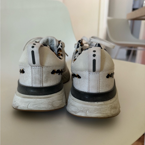 Nike Running Shoes Womens 7.5 Infinity React Flyknit - Picture 5 of 7